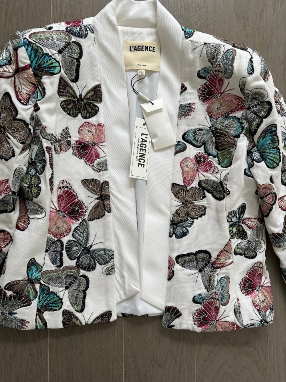 L'AGENCE Ace Butterfly Embroidered Cropped Jacket White - With Tags - Size 2 - Picture 4 of 10